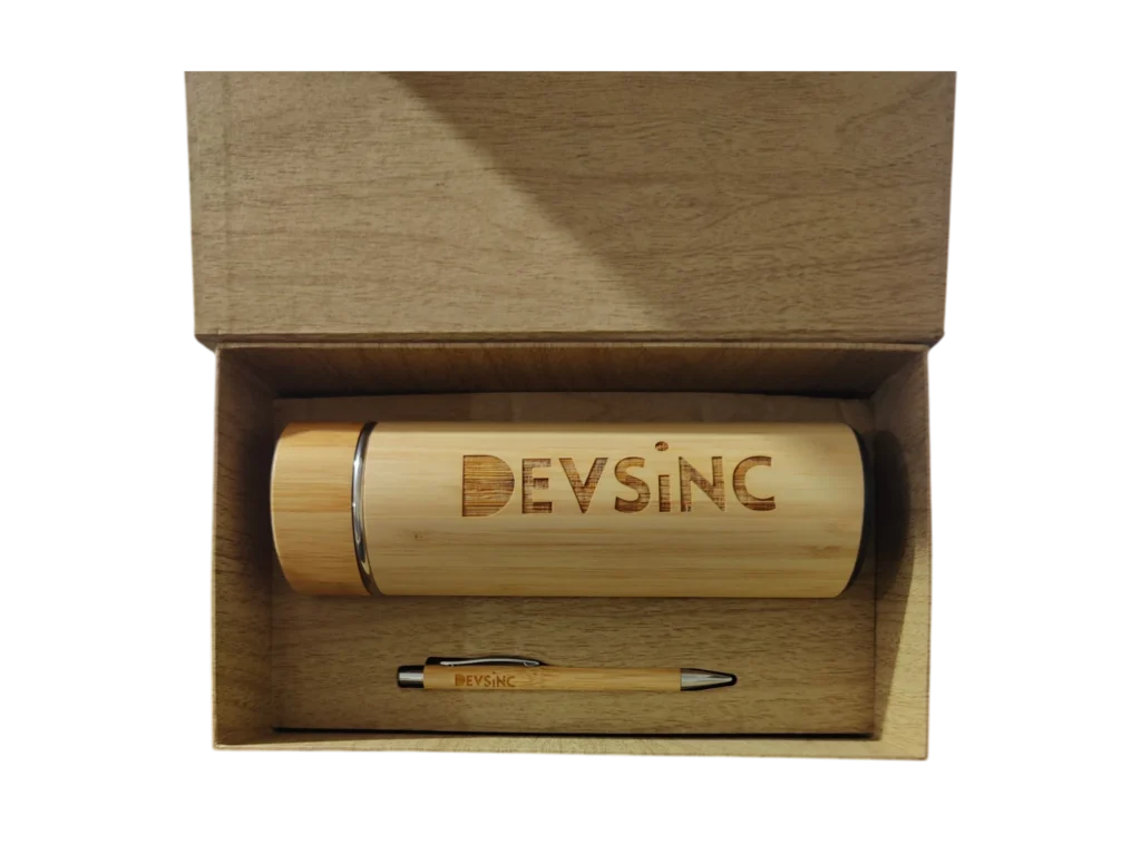 Bamboo corporate eco gift set with engraved flask and pen in wooden box